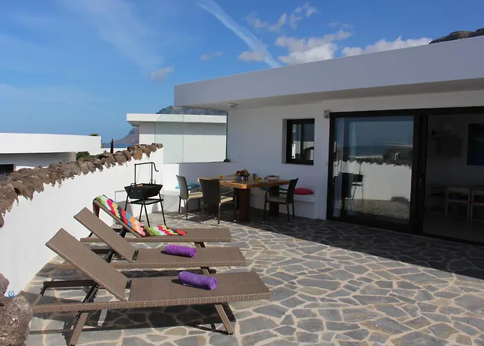 Daida's House - With Hot Whirlpool In * Famara