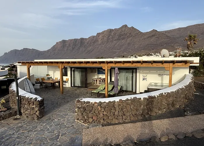 Daida's House - With Hot Whirlpool In * Famara