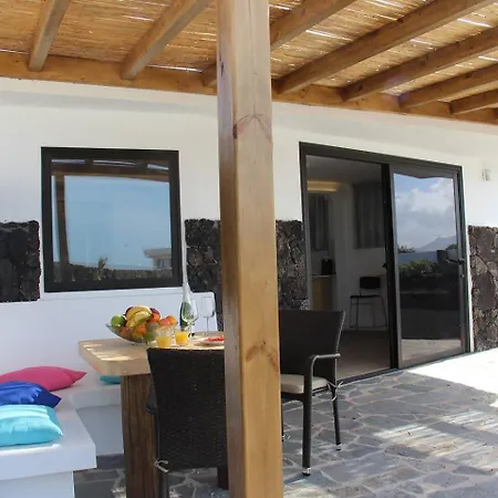 Daidas House With Hot Whirlpool In Villa Famara