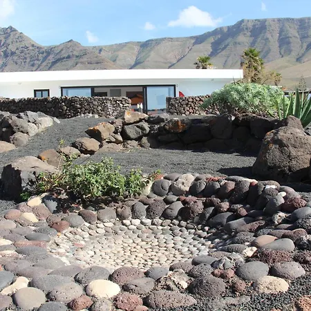 Villa Daidas House - With Hot Whirlpool In Famara